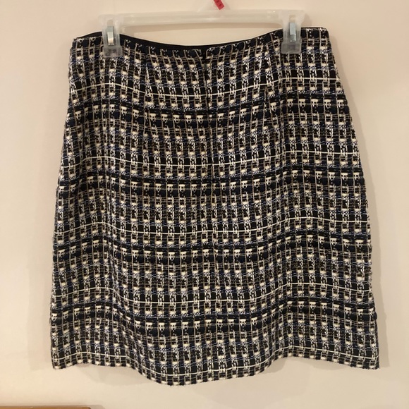 Tweed Skirt from Ann Taylor size 6 - Picture 2 of 3
